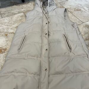 Stylish Beige Puffer Vest